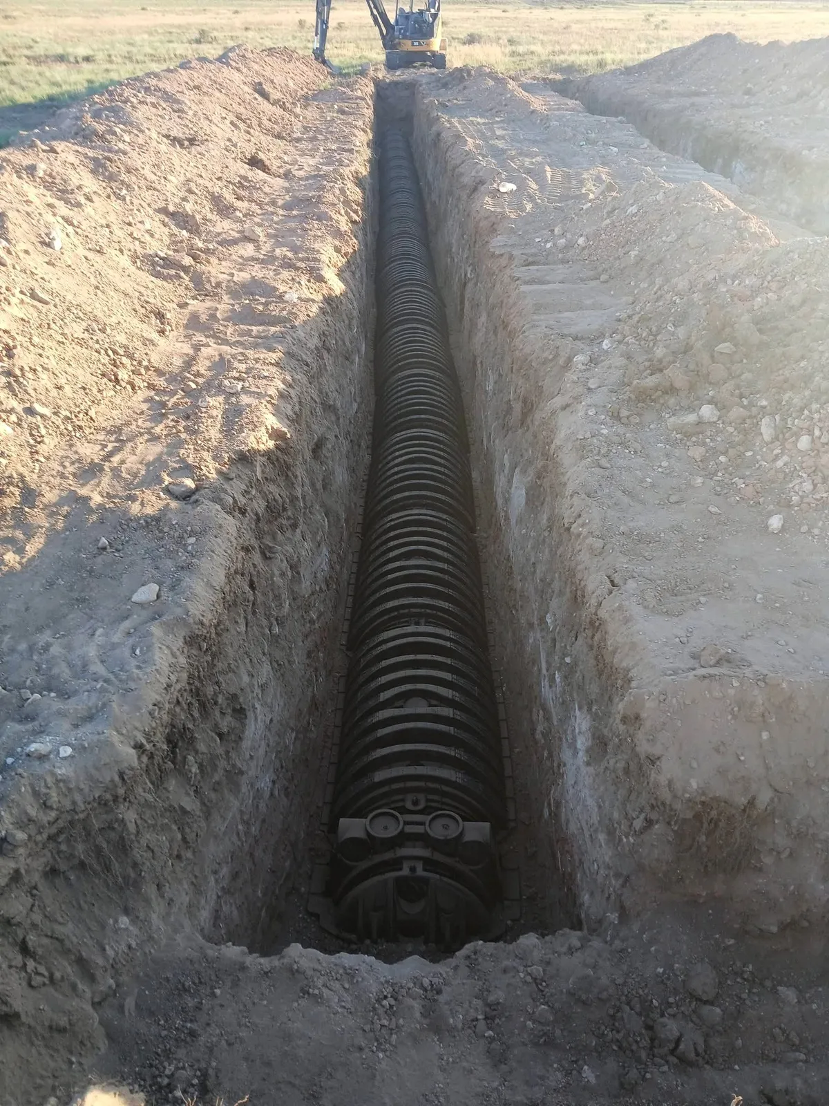 Leach field trench with chambers installed